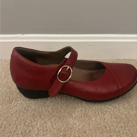 Dansko Women's Red Mary Jane Shoes - Picture 3 of 5